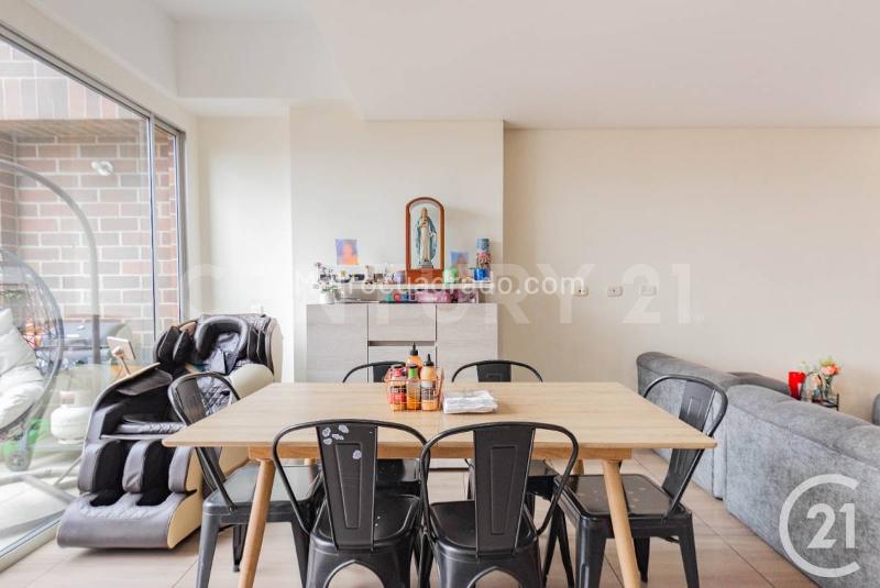 Spectacular 4BR Duplex Penthouse in Envigado - 7