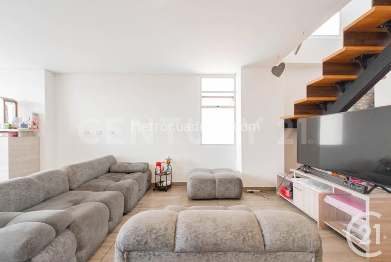 Spectacular 4BR Duplex Penthouse in Envigado - 9