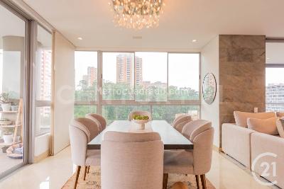 Apartamento en venta en El Poblado, Medellín · foto 2 de 20