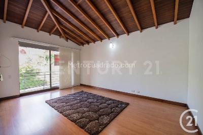 Casa de 3 alcobas en venta en Envigado, Envigado, 554 m² · foto 13 de 20