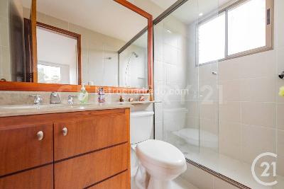 Apartamento de 3 alcobas en venta en Medellin, Medellín, 210 m² · foto 12 de 20