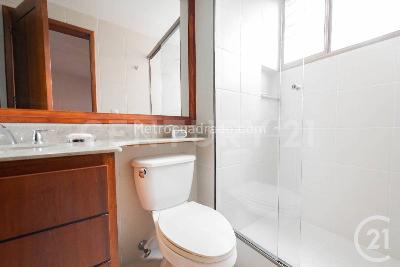 Apartamento de 3 alcobas en venta en Medellin, Medellín, 210 m² · foto 16 de 20