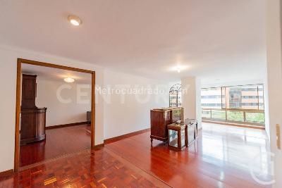 Apartamento en venta en El Poblado, Medellín · foto 2 de 20