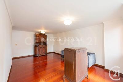 Apartamento en venta en El Poblado, Medellín · foto 4 de 20