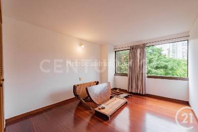 Apartamento en venta en El Poblado, Medellín · foto 8 de 20