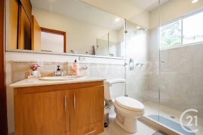 Casa de 4 alcobas en venta en Envigado, Envigado · foto 15 de 18