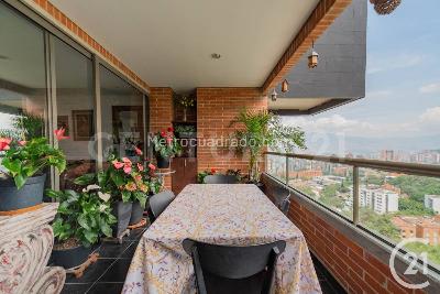 Apartamento en venta en El Poblado, Medellín · foto 3 de 20