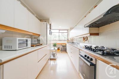 Apartamento de 3 alcobas en venta en El Poblado, Medellín, 220 m² · foto 9 de 20