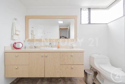 Apartamento de 3 alcobas en venta en El Poblado, Medellín, 220 m² · foto 14 de 20