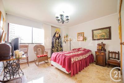 Apartamento de 3 alcobas en venta en El Poblado, Medellín, 220 m² · foto 16 de 20