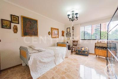 Apartamento de 3 alcobas en venta en El Poblado, Medellín, 220 m² · foto 18 de 20