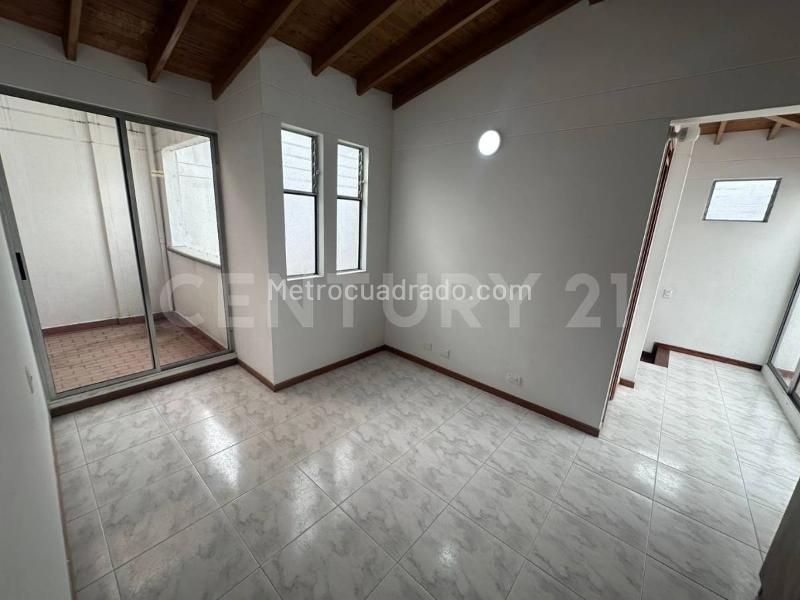Spacious 4BR Apartment with Pool in El Poblado - 2