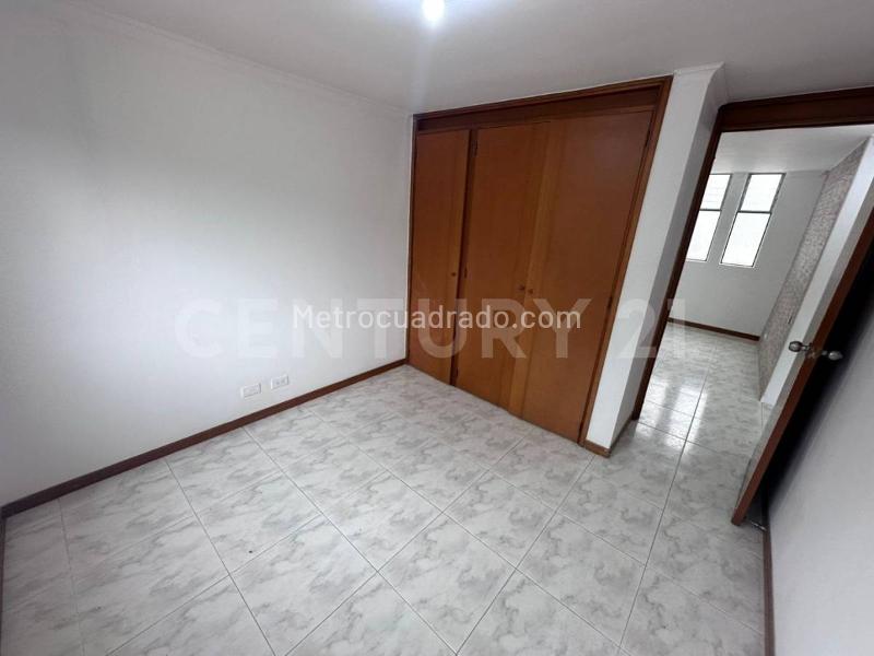 Spacious 4BR Apartment with Pool in El Poblado - 5