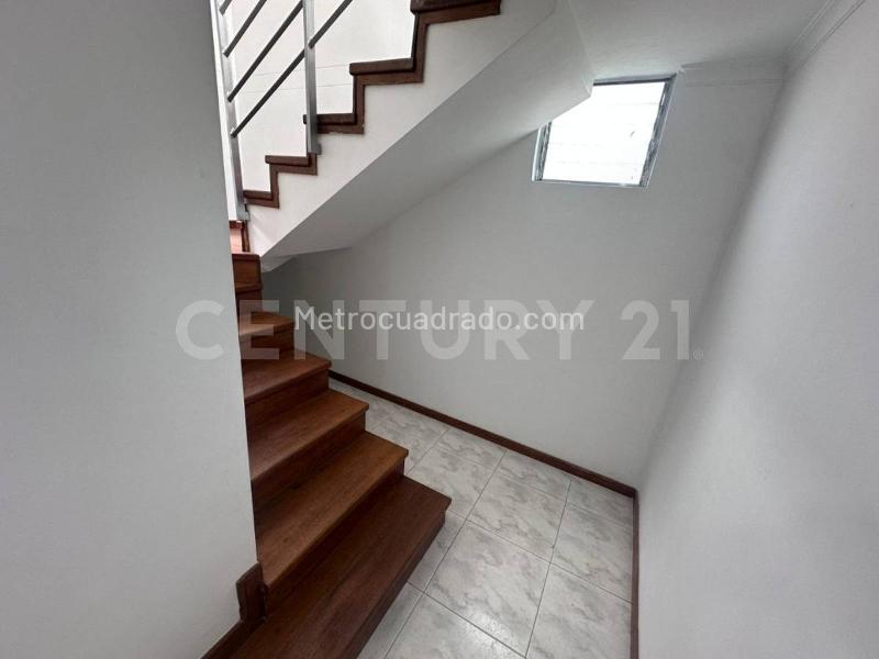 Spacious 4BR Apartment with Pool in El Poblado - 7