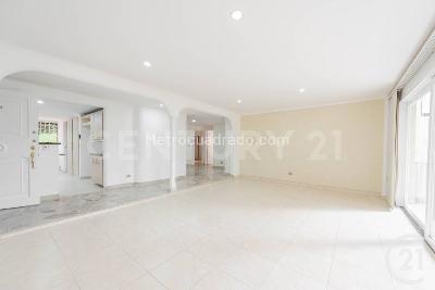 Apartamento de 3 alcobas en venta en El Poblado, Medellín, 202 m² · foto 4 de 15