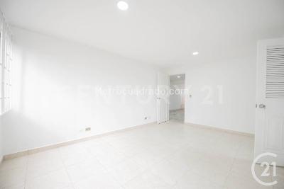Apartamento de 3 alcobas en venta en El Poblado, Medellín, 202 m² · foto 14 de 15