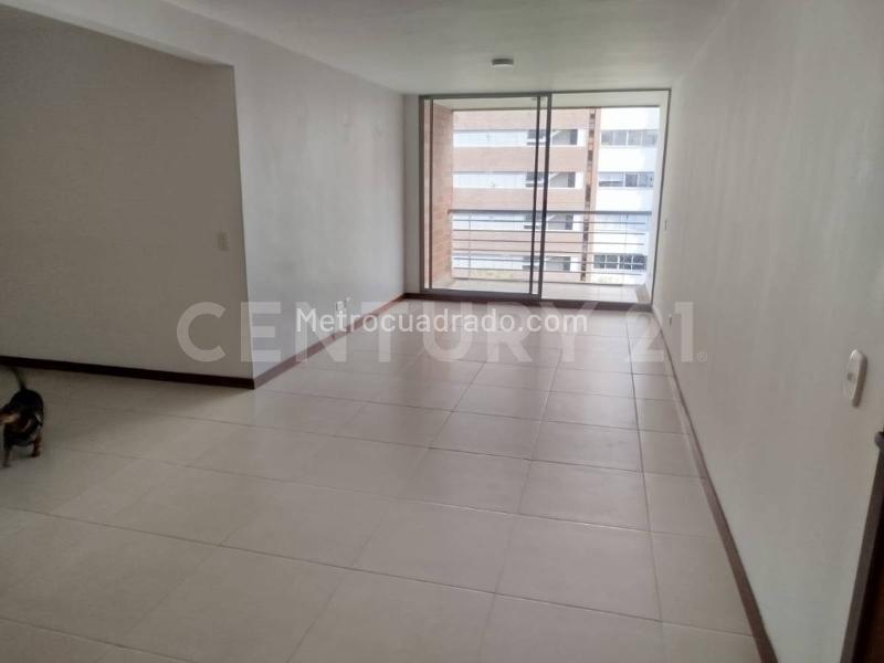 Modern 2BR Apartment with Great View in Castropol - 3