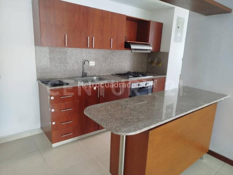 Modern 2BR Apartment with Great View in Castropol - 4
