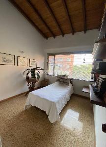 Apartamento de 4 alcobas en venta en Castropol, Medellín, 226 m² · foto 9 de 19
