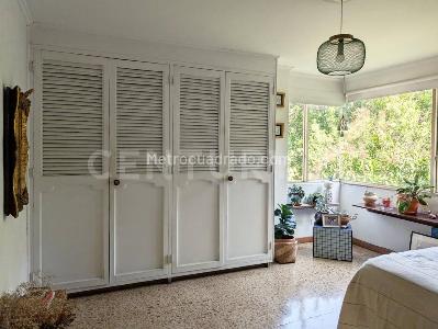 Apartamento de 4 alcobas en venta en Castropol, Medellín, 226 m² · foto 13 de 19