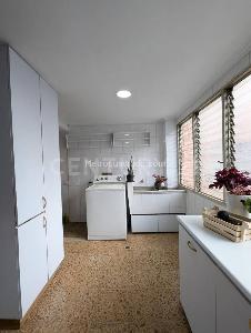 Apartamento de 4 alcobas en venta en Castropol, Medellín, 226 m² · foto 17 de 19