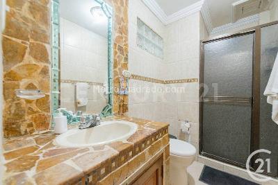Casa de 4 alcobas en venta en Laureles, Medellín, 292 m² · foto 9 de 17