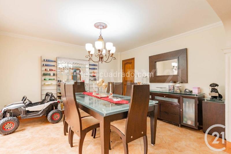 Spacious 4BR House in Laureles - 3