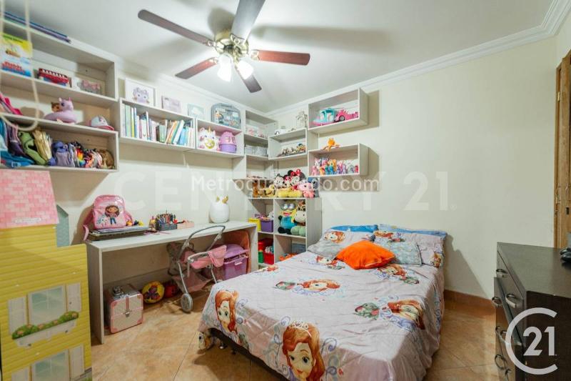 Spacious 4BR House in Laureles - 8