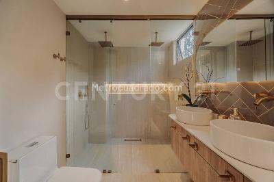 Apartamento de 2 alcobas en arriendo en El Poblado, Medellín, 147 m² · foto 4 de 20