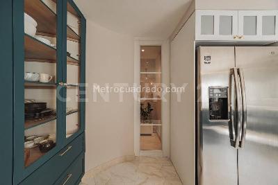 Apartamento de 2 alcobas en arriendo en El Poblado, Medellín, 147 m² · foto 13 de 20