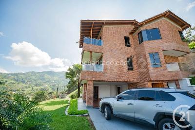 Casa de 3 alcobas en venta en La Doctora, Sabaneta, 1200 m² · foto 2 de 20
