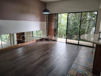 Casa de 4 alcobas en arriendo en El Poblado, Medellín, 252 m² · foto 2 de 20