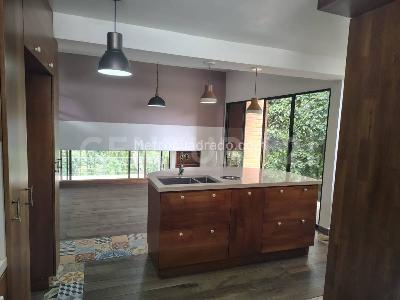 Casa de 4 alcobas en arriendo en El Poblado, Medellín, 252 m² · foto 5 de 20
