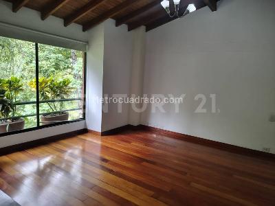 Casa de 4 alcobas en arriendo en El Poblado, Medellín, 252 m² · foto 16 de 20