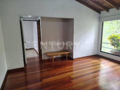Casa de 4 alcobas en arriendo en El Poblado, Medellín, 252 m² · foto 17 de 20