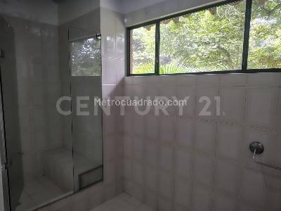 Casa de 4 alcobas en arriendo en El Poblado, Medellín, 252 m² · foto 19 de 20