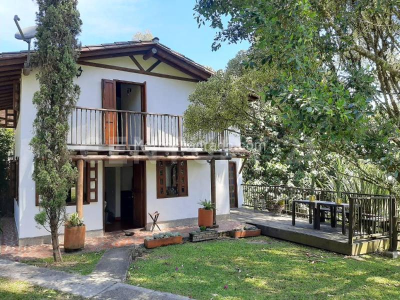 2BR Finca in Retiro (2500 m²)