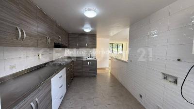Apartamento de 3 alcobas en venta en El Poblado Las Lomas, Medellín, 111 m² · foto 11 de 20