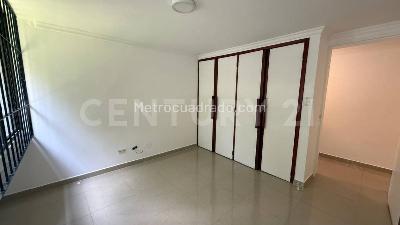 Apartamento de 3 alcobas en venta en El Poblado Las Lomas, Medellín, 111 m² · foto 12 de 20