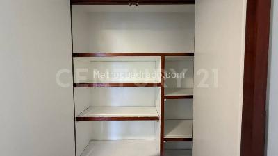 Apartamento de 3 alcobas en venta en El Poblado Las Lomas, Medellín, 111 m² · foto 13 de 20