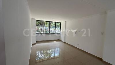 Apartamento de 3 alcobas en venta en El Poblado Las Lomas, Medellín, 111 m² · foto 3 de 20
