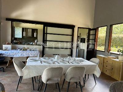 Casa de 4 alcobas en arriendo en Altos Del Escobero, Envigado · foto 12 de 20