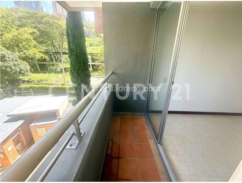 Charming 2BR Apartment in Poblado Castropol - 4