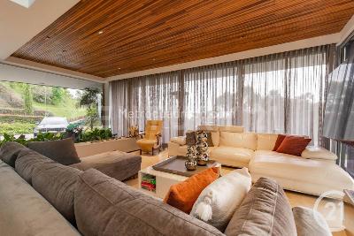 Casa de 5 alcobas en venta en Las Palmas, Medellín · foto 2 de 19