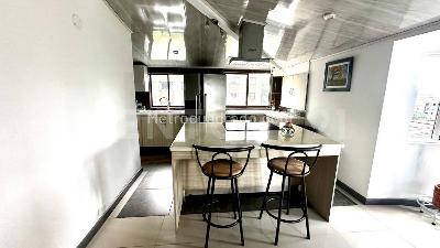 Apartamento de 3 alcobas en venta en Las Lomas, Medellín, 126 m² · foto 2 de 16