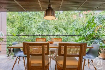 Apartamento de 1 alcoba en venta en El Poblado, Medellín, 100 m² · foto 2 de 18