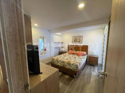 Apartamento de 1 alcoba en venta en Loma De Los Bernal, Medellín, 52 m² · foto 12 de 14