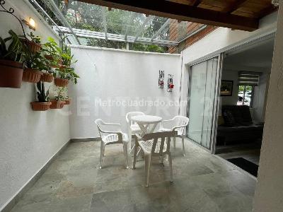 Apartamento de 1 alcoba en venta en Loma De Los Bernal, Medellín, 52 m² · foto 14 de 14