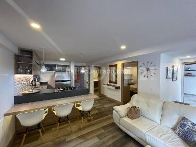 Apartamento de 1 alcoba en venta en Loma De Los Bernal, Medellín, 52 m² · foto 2 de 14