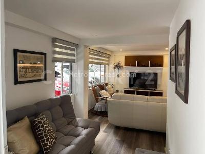 Apartamento de 1 alcoba en venta en Loma De Los Bernal, Medellín, 52 m² · foto 3 de 14